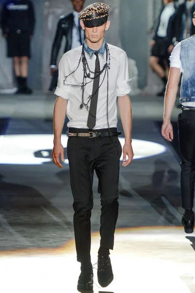 Look 2